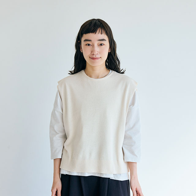 綿麻のニットベスト