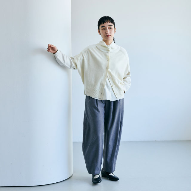 重ね着するタートルベスト