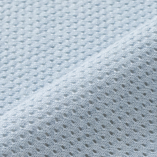 麻100%ながらなめらかな肌触り