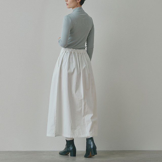 高密度ウェザーのストレートスカート