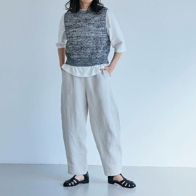リネンデニムのワイドテーパードパンツ