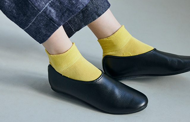 履き心地はやさしく、ずり落ちない