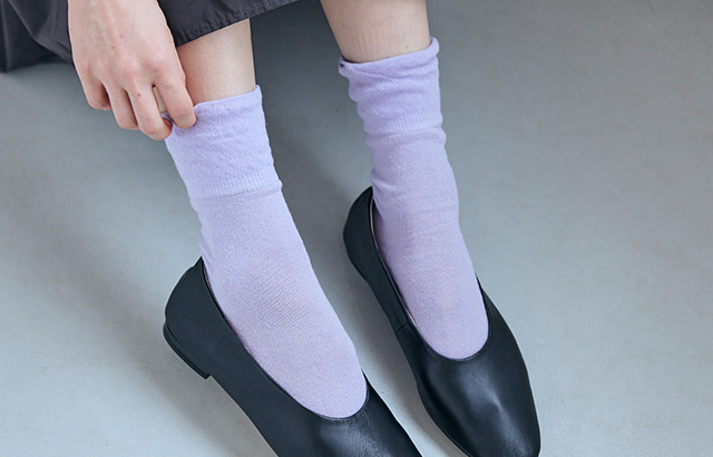 受け継がれた日本の色と柄を靴下にデザイン