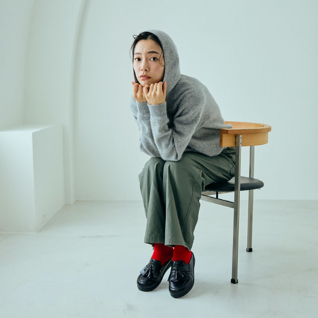 HEPサンダル　Sabrinaタッセル