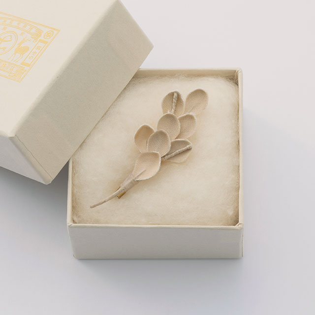 季節の葉　ブローチ