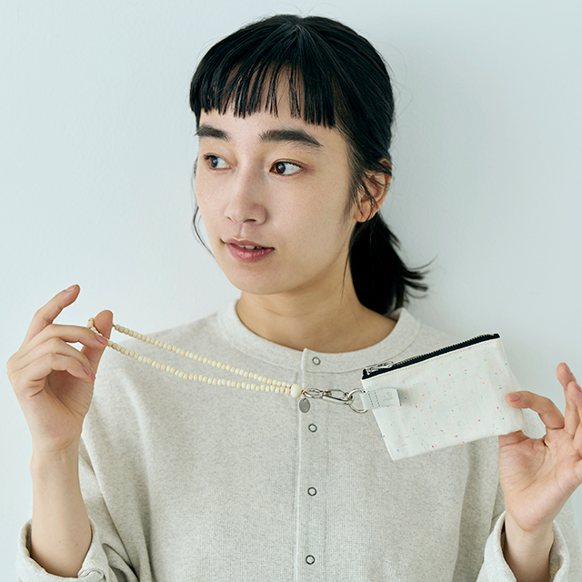 高品質なビーズが生み出す端正な表情