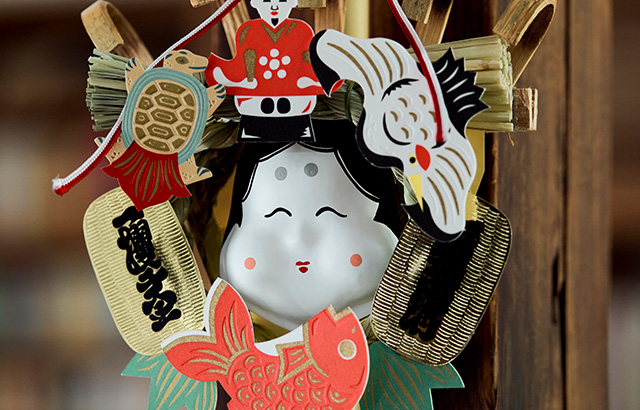 「お福」の表情は一つひとつ手作業で