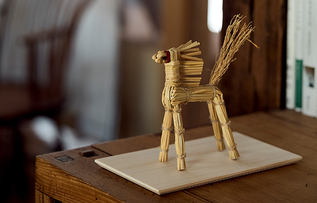 健康や発展を象徴する縁起物の午（ウマ）