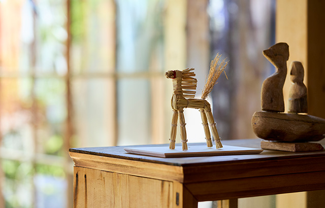 健康や発展を象徴する縁起物の午（ウマ）