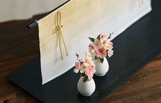 雛飾りを華やかに盛り上げるお道具