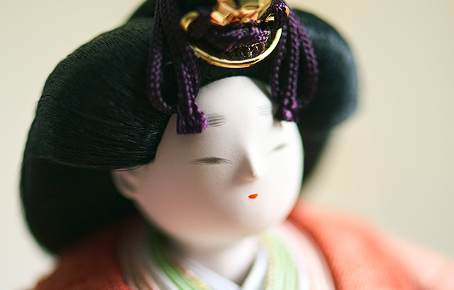 一点ずつ筆で描かれた優しい表情