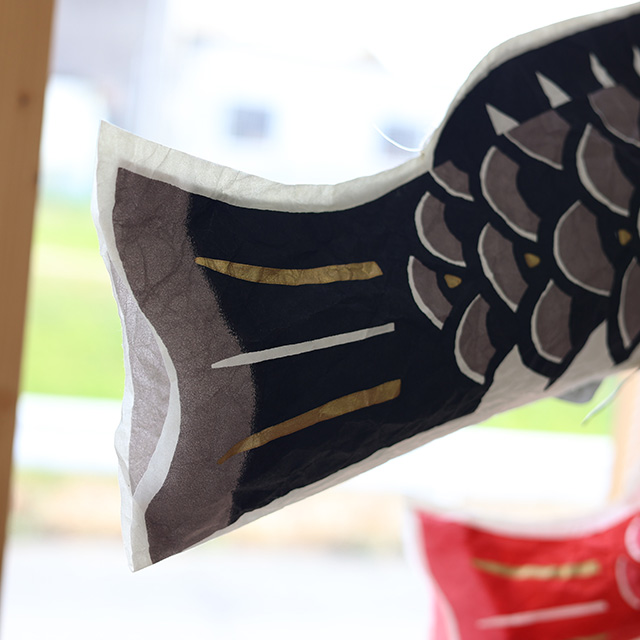 手漉き和紙を型染手染めともみ加工で丁寧に仕上げ