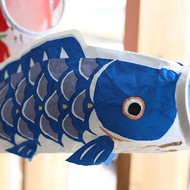 手漉き和紙を型染手染めともみ加工で丁寧に仕上げ