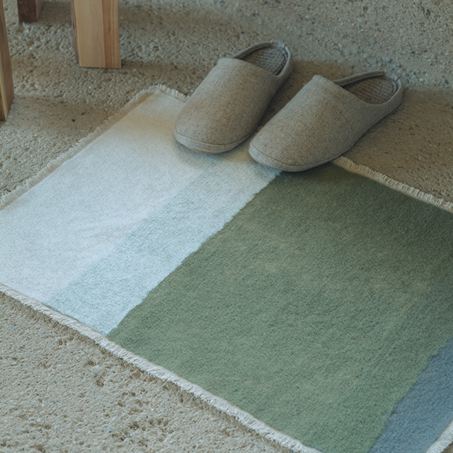 着物やスカジャンで用いられた「横振り刺繍」の技術で、美しい日本を立体的に表現