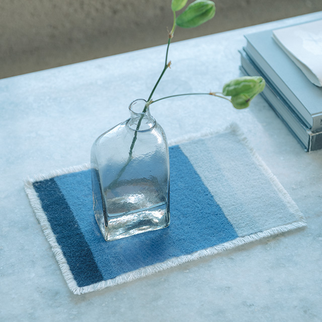 着物やスカジャンで用いられた「横振り刺繍」の技術で、美しい日本を立体的に表現