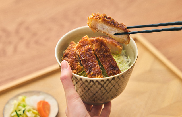 コンパクトながら、しっかり容量も確保した「切立（きったて）」形状