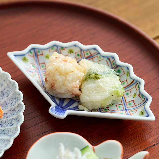 縁起のいい形に華やかな彩りを添えて