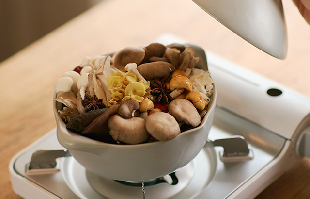 「作る」から「食べる」までが完結。気軽に使える土鍋