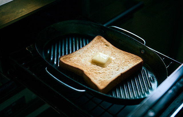 鉄ならではの高温調理と、グリルならではの上火が魅力