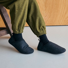 発熱綿(わた)のルームシューズ