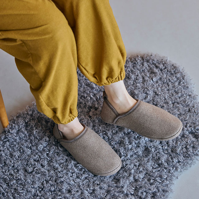 発熱綿(わた)のルームシューズ
