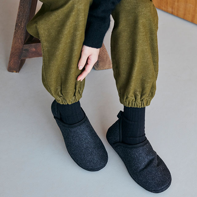 発熱綿(わた)のルームシューズ