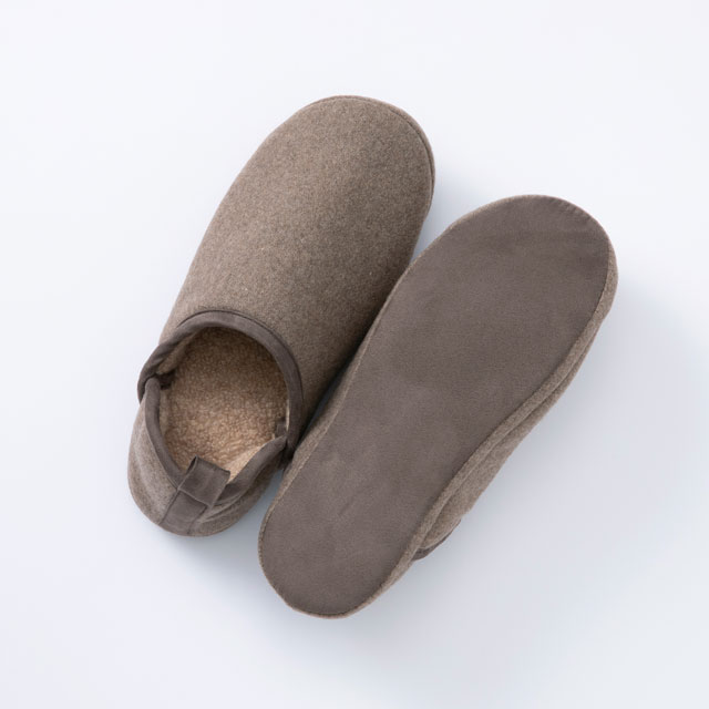 発熱綿(わた)のルームシューズ