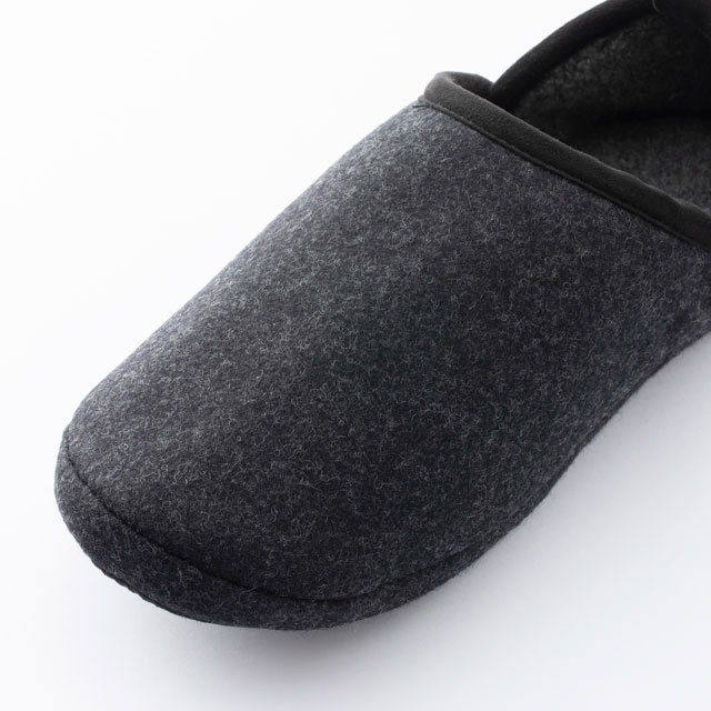 発熱綿(わた)のルームシューズ