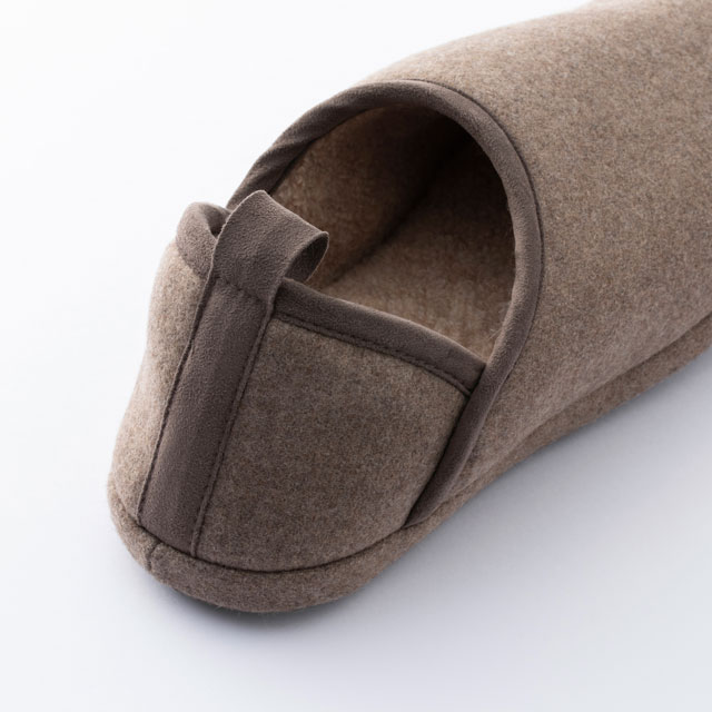 発熱綿(わた)のルームシューズ