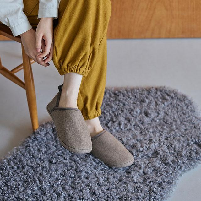 発熱綿(わた)のルームシューズ