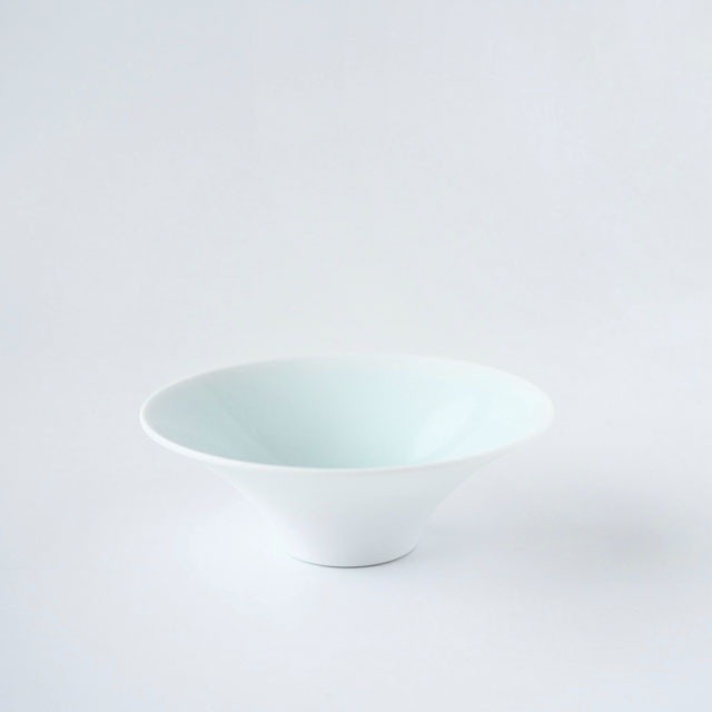 青白磁 花器 200　FEW