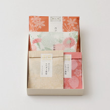 「彩り豊かな」花ふきん 檜扇/かや織ふきん 花束/いちご番茶 小袋/エルダー番茶 小袋