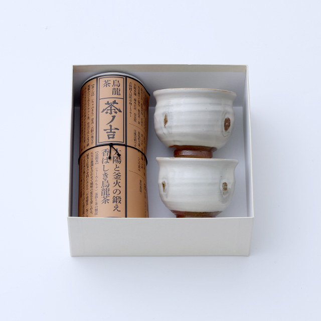 烏龍茶/ふくら湯呑 信楽 指文粉引