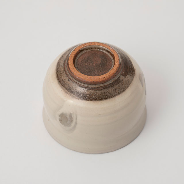 茶ノ吉　烏龍茶 / ふくら湯呑 信楽焼 指紋粉引