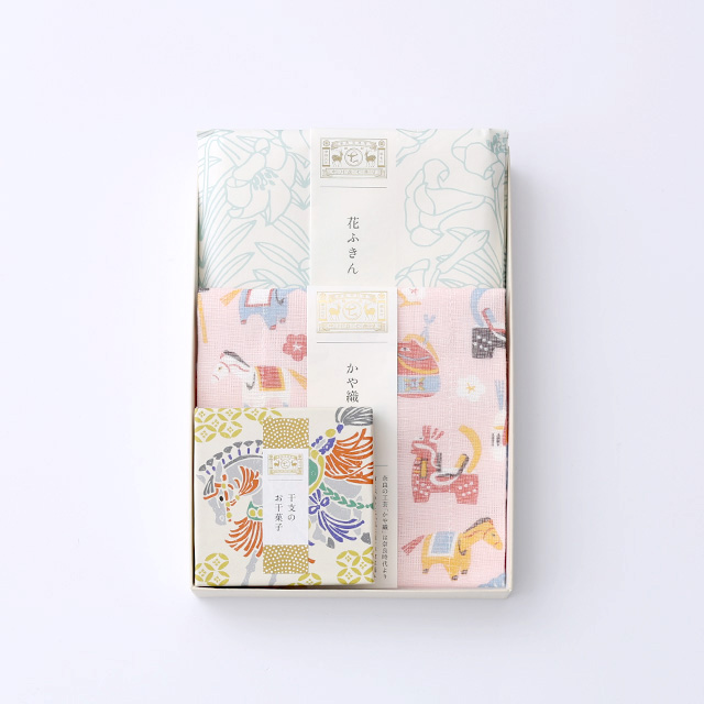 お干菓子と、2種のふきんのセット