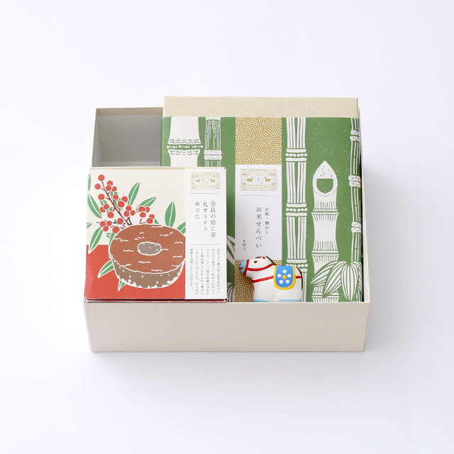 お米せんべいとほうじ茶丸カステラ、干支みくじのセット