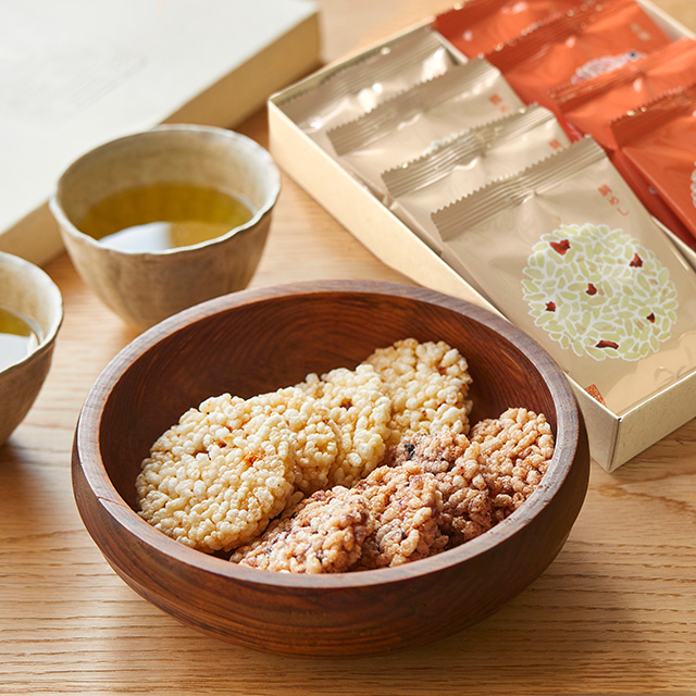産地のおやつ お米せんべい/ほうじ茶丸カステラめでた/干支みくじ 午白