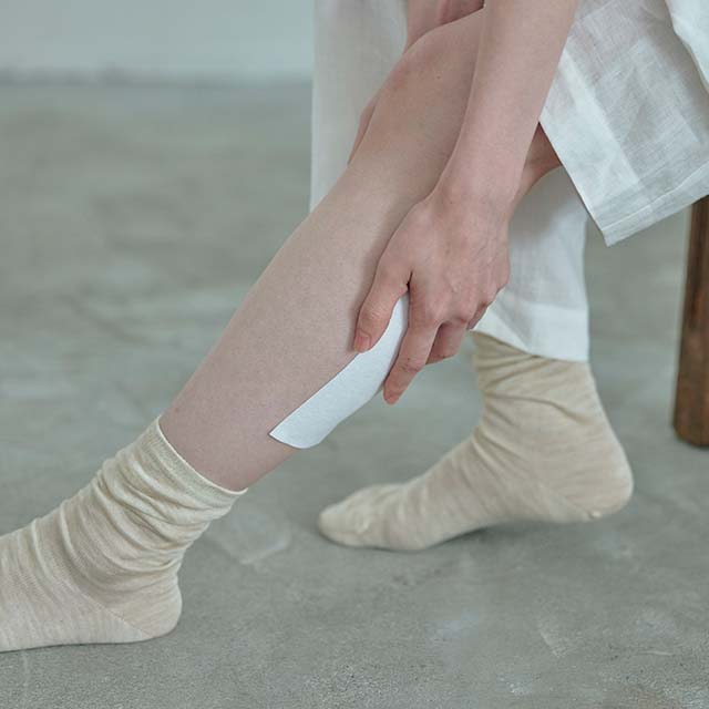 ホタテ形扇子 モール糸ドビー／タオルハンカチ　マンガン染／植物の香りのひんやりリフレッシュシート（NR2）