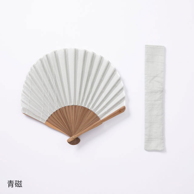 ホタテ形扇子 モール糸ドビー／タオルハンカチ　マンガン染／植物の香りのひんやりリフレッシュシート（NR2）