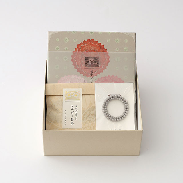 カーネーションの最中フロランタン／TRIPLE 0　サークルブローチ／番茶 小袋 エルダー番茶（NH45）