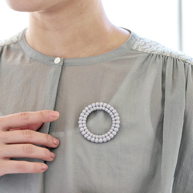 カーネーションの最中フロランタン／TRIPLE 0　サークルブローチ／番茶 小袋 エルダー番茶（NH45）