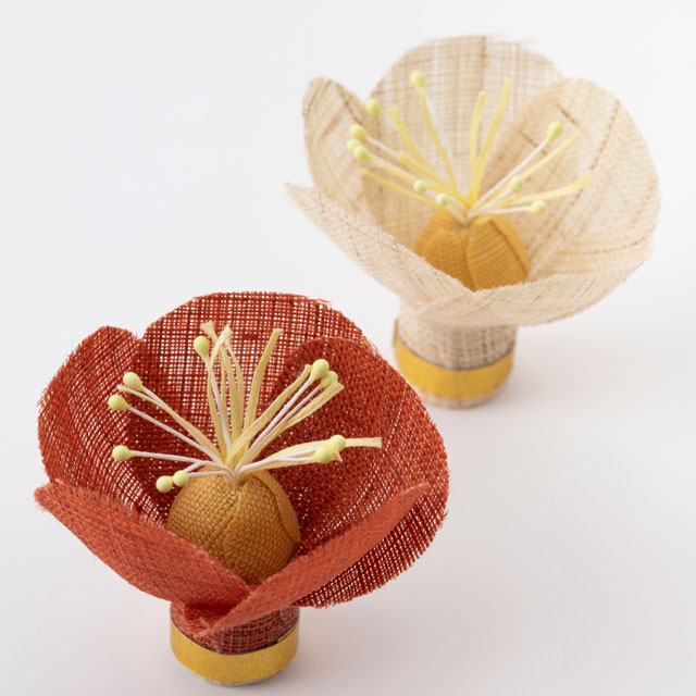 【WEB限定】お正月飾りセットA　張子飾り　首ふり午　小・敷布と梅飾り