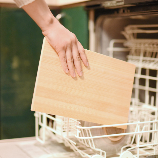 【WEB限定】【予約商品】【10％OFFキャンペーン対象】最適包丁（名入れ付き）・食洗機で洗えるまな板（小）セット【12月下旬～発送予定】