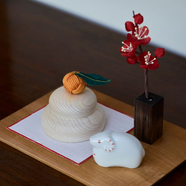 【正月先行予約商品・WEB限定】お正月飾りセットB 瀬戸焼の干支飾り 未・鏡餅 小・花飾り 梅(10月末~11月上旬発送)